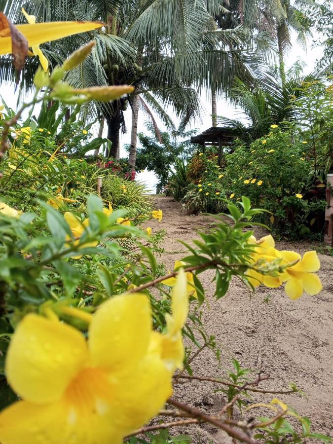 Akoya Beach Park And Cottages Locaroc Экстерьер фото