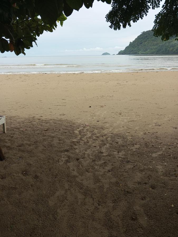 Akoya Beach Park And Cottages Locaroc Экстерьер фото