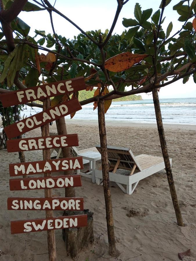 Akoya Beach Park And Cottages Locaroc Экстерьер фото
