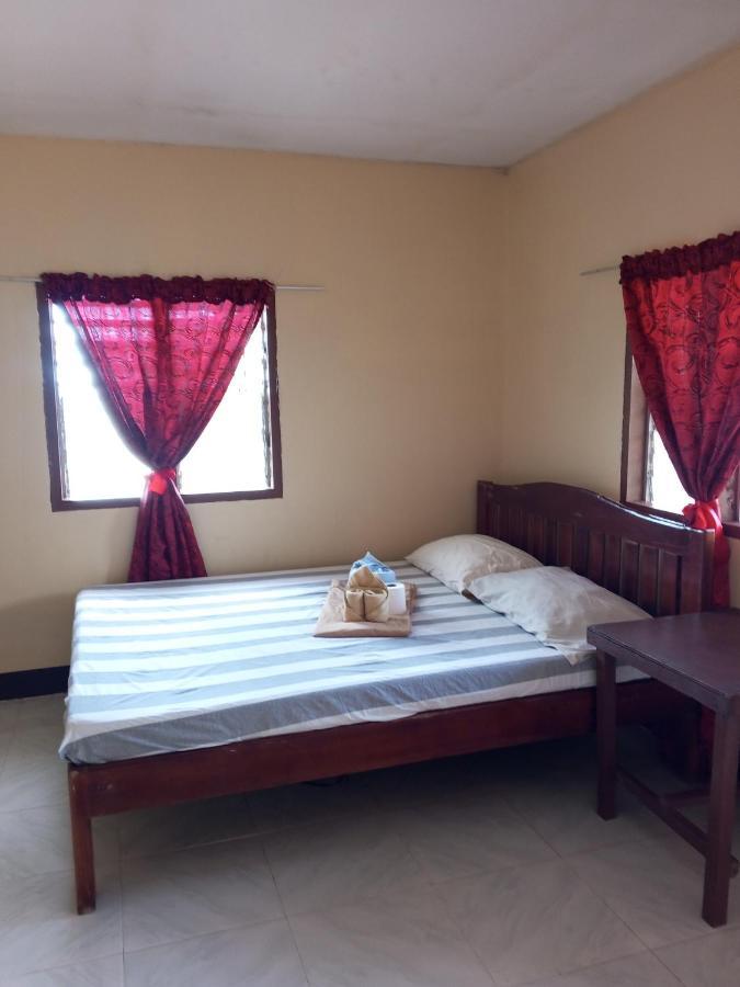 Akoya Beach Park And Cottages Locaroc Экстерьер фото
