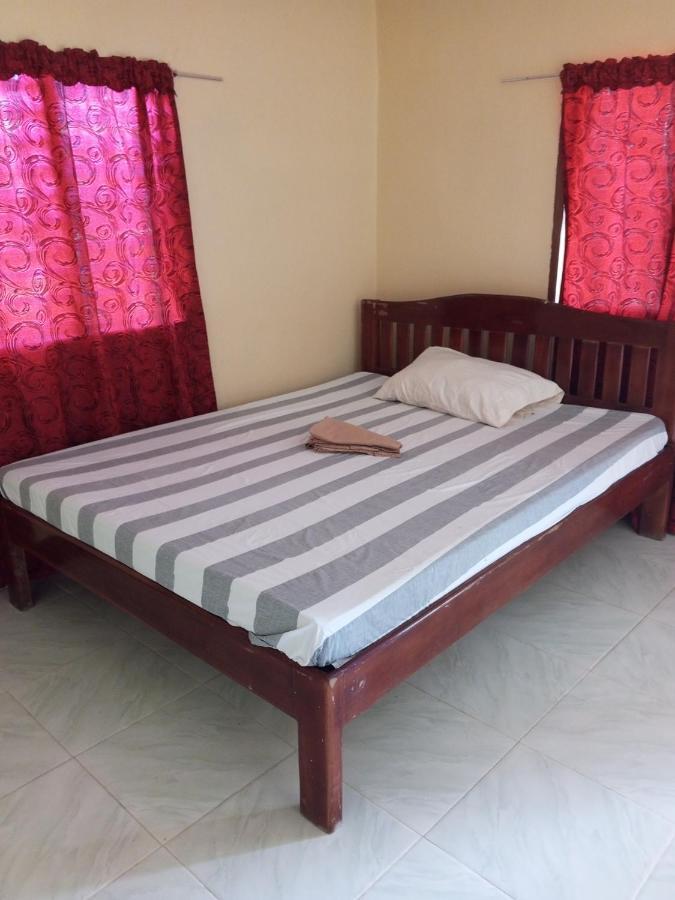 Akoya Beach Park And Cottages Locaroc Экстерьер фото