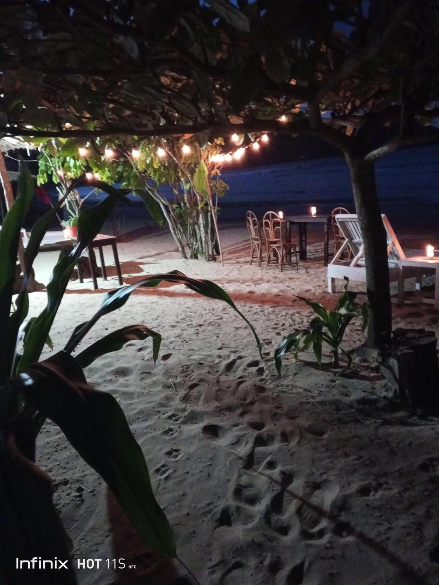 Akoya Beach Park And Cottages Locaroc Экстерьер фото