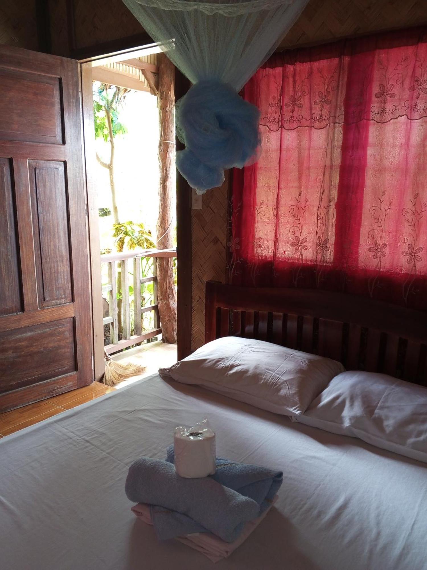 Akoya Beach Park And Cottages Locaroc Номер фото